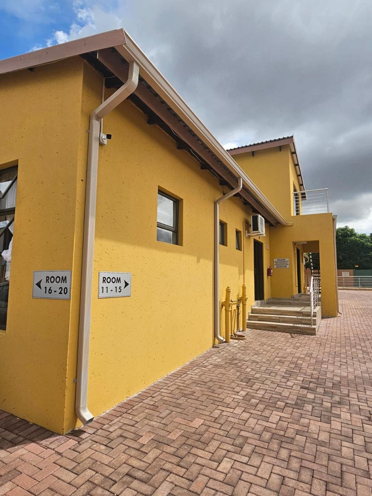 Divine Guest Lodge Rustenburg Exterior photo