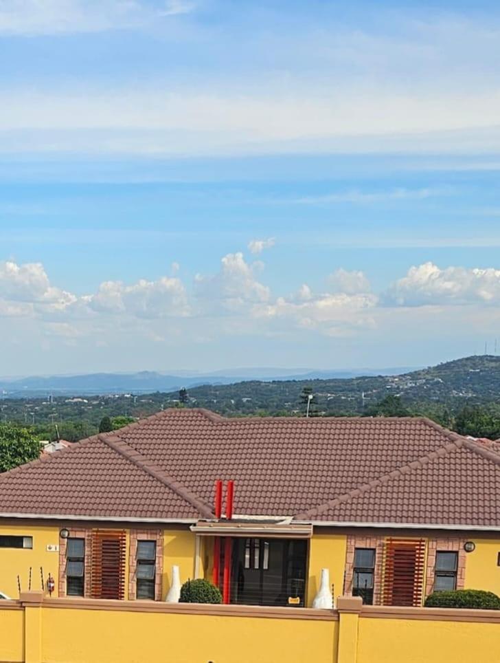 Divine Guest Lodge Rustenburg Exterior photo