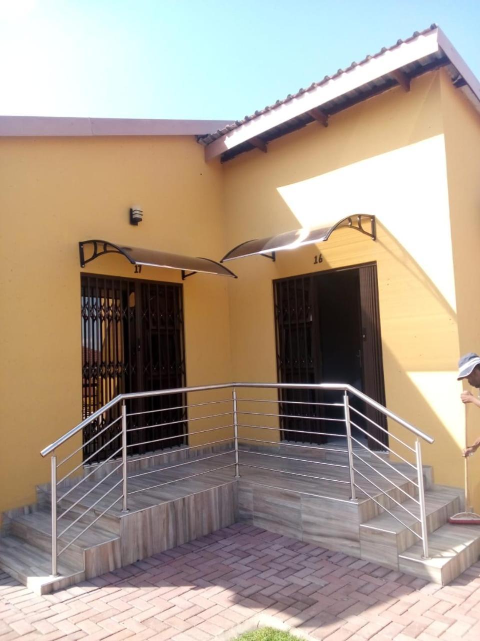 Divine Guest Lodge Rustenburg Exterior photo
