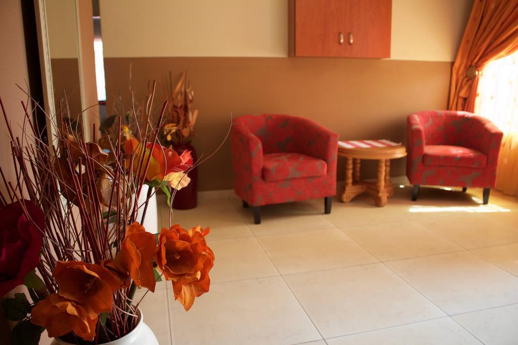 Divine Guest Lodge Rustenburg Exterior photo