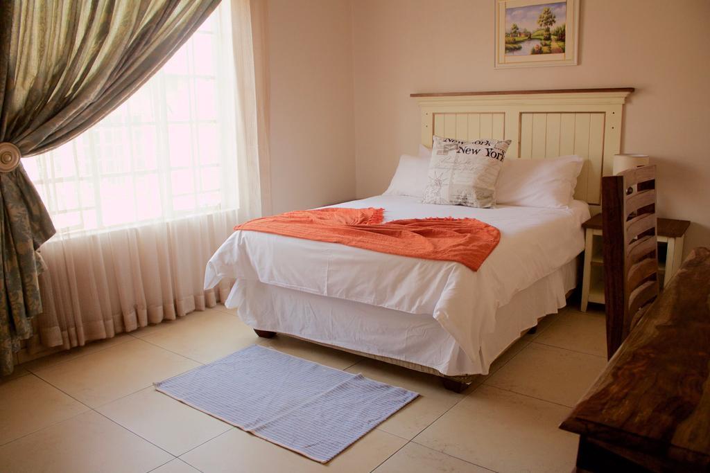 Divine Guest Lodge Rustenburg Exterior photo